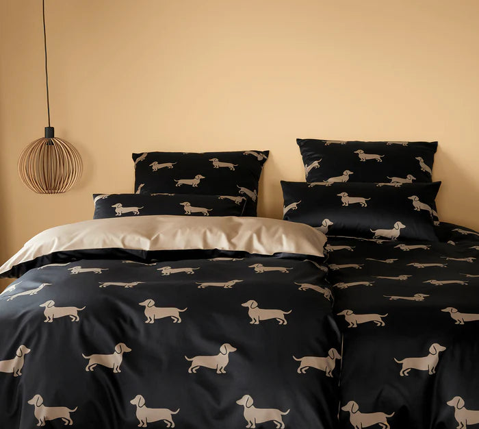 Bettwäsche mit Dackel Motiv in Schwarz/Beige