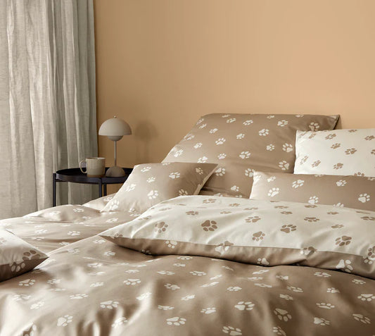 Bettwäsche mit Pfoten Motiv in Natur/Beige