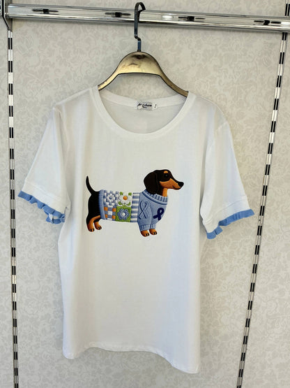 Weißes T-Shirt mit Rüschen – Dackel im Pullover: Blau