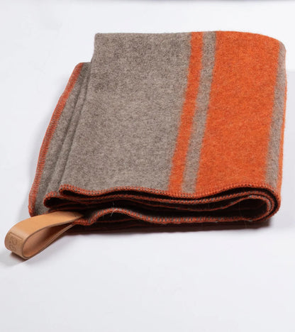 Ansel Hundedecke aus recycelter Wolle - Natur/Orange