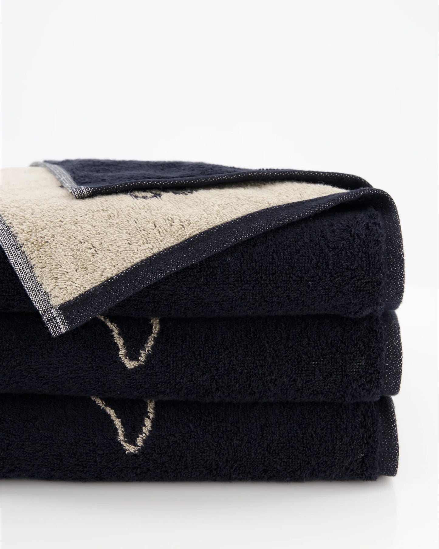 Handtuch mit Dackel Motiv Schwarz/Beige