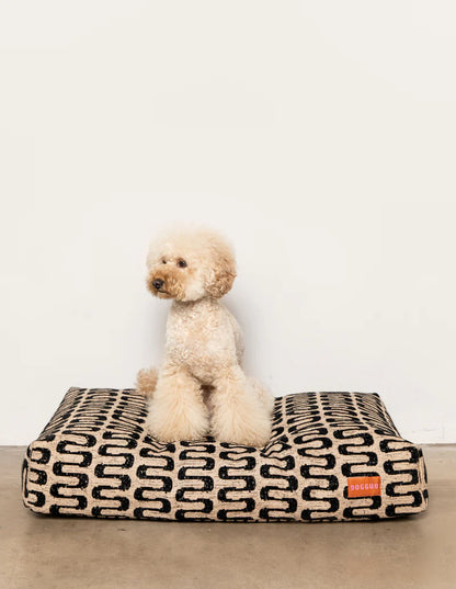 Retro Wave Orthopädisches Hundebett – Schwarz/Weiß, Waschbar